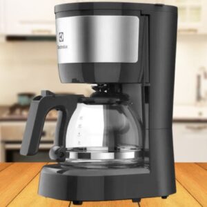 Cafeteira Elétrica Electrolux inox filtro permanente removivel sistema corta pingos capacidade 600ml 15 xicaras função manter aquecido ECM10