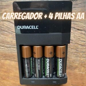 Carregador de Pilhas Recarregáveis AA e AAA DURACELL Com 4 Pilhas AA