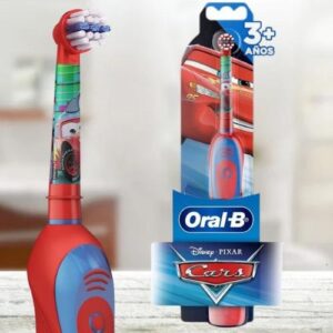 Escova Dental Oral-B Disney Pixar Carros + 2 Pilhas AA