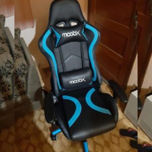Cadeira Gamer Moob Thunder Acabamento Premium Braços Com Ajuste 2D Reclina 180° e Almofadas Para Lombar e Pescoço