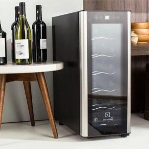 Adega Electrolux 12 garrafas 1 Porta Preta Acabamento em Alumínio (ACB12) Bivolt