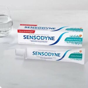 Sensodyne Creme Dental Limpeza Profunda com Flúor, Proteção Diária Contra a Sensibilidade